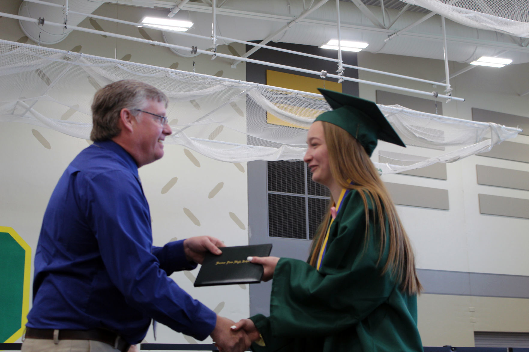060219-ctzn-news-bd-grad077.jpg